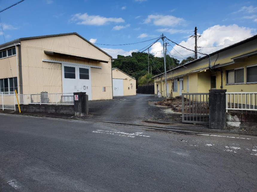 神奈川県南足柄市怒田1361｜貸し倉庫